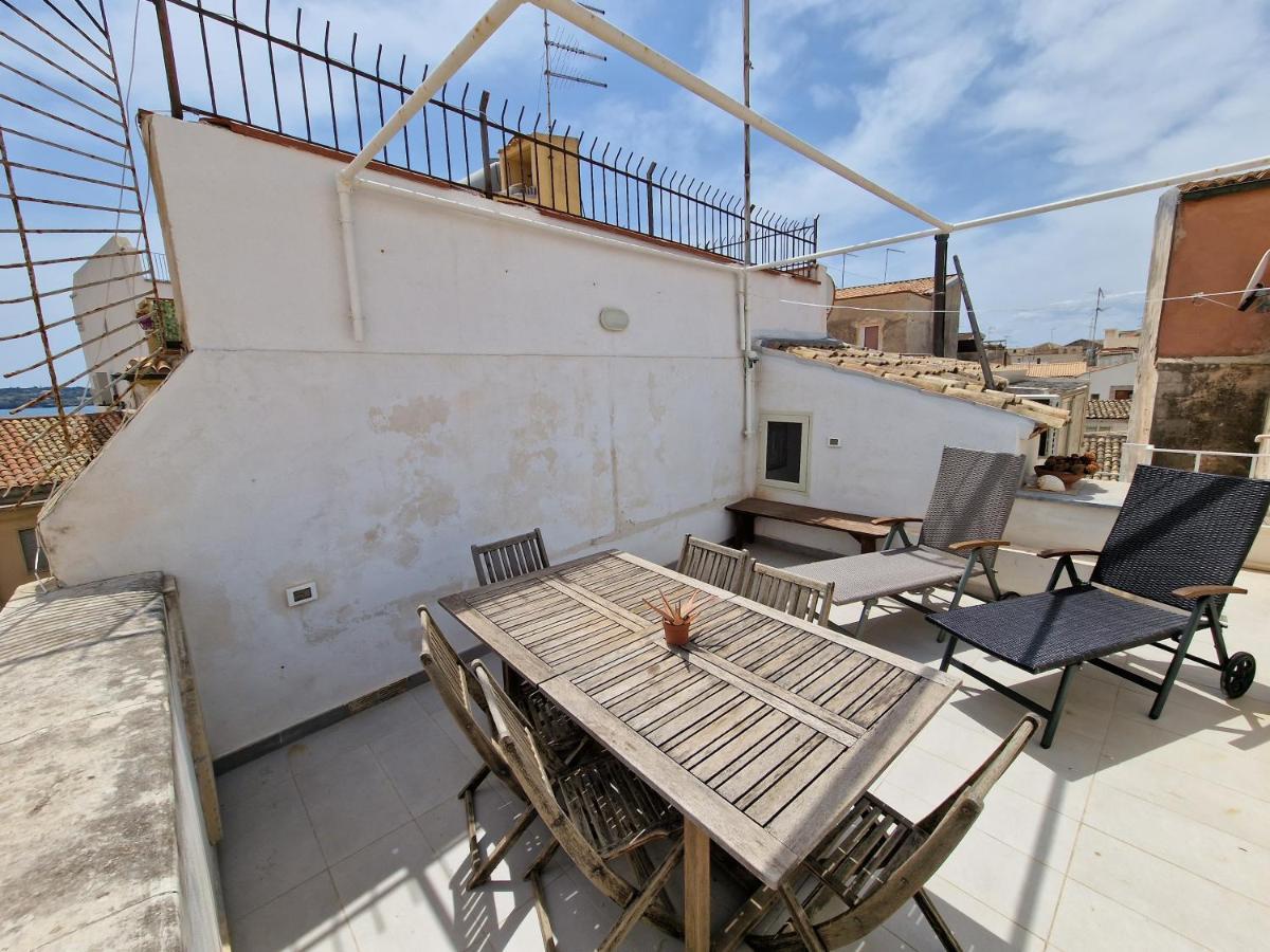Sea-View Terrace & Bikes Moon Ortigia Holiday Home Siraküza Dış mekan fotoğraf