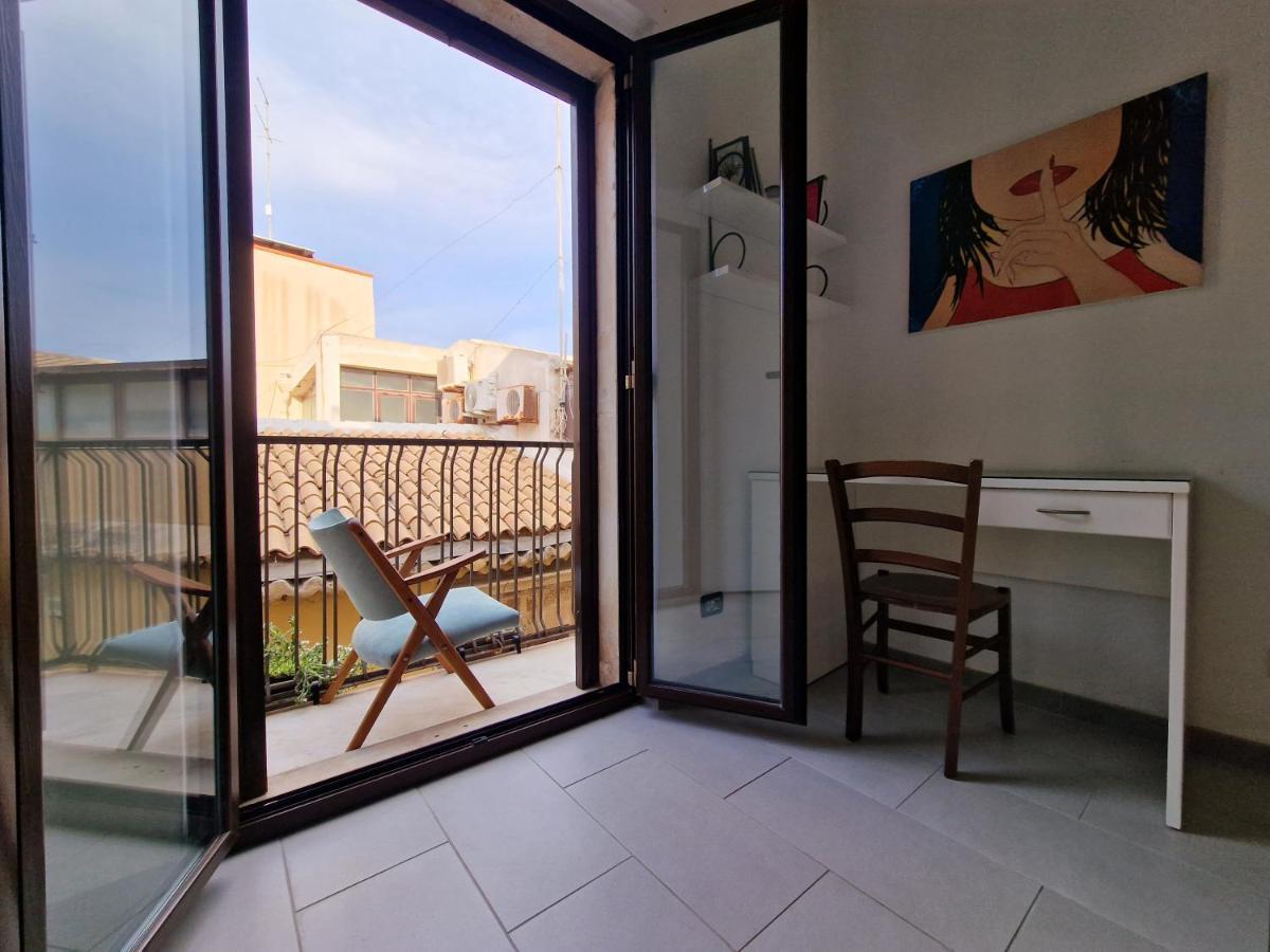 Sea-View Terrace & Bikes Moon Ortigia Holiday Home Siraküza Dış mekan fotoğraf
